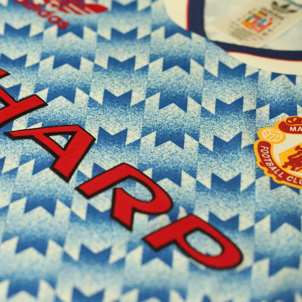 Retro Manchester United 1990-91 away shirt