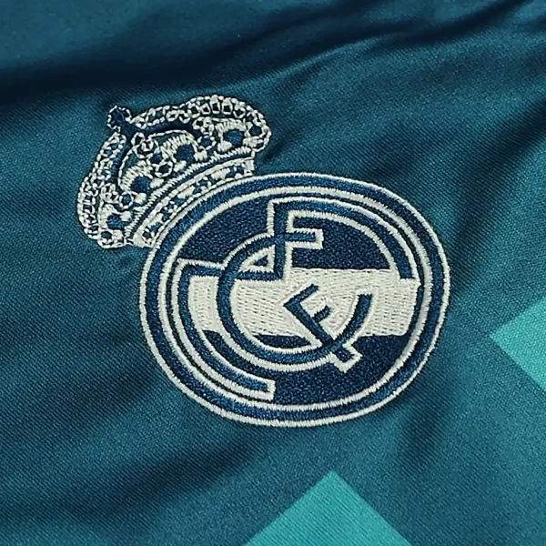 real madrid 2017 18 third shirt